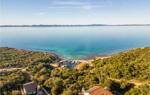 Awesome Home In Nevidane With Wifi