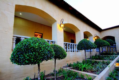 Taman di luar La Villa Spa