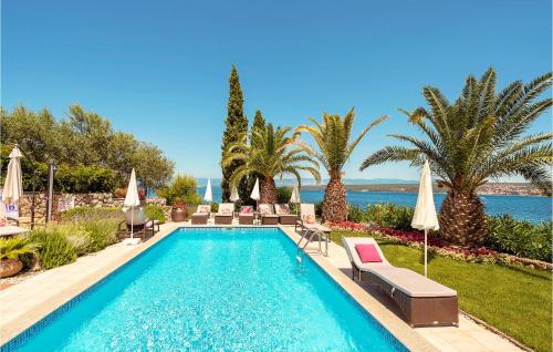 Beautiful Apartment In Malinska