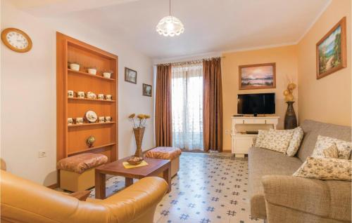 TV a/nebo společenská místnost v ubytování Holiday Home Trgovacka Iii