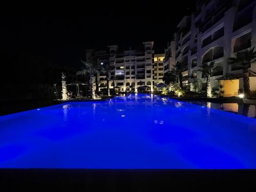 Bazén v ubytování Hurghada Stylish Heaven Luxury Apartment nebo v jeho okolí