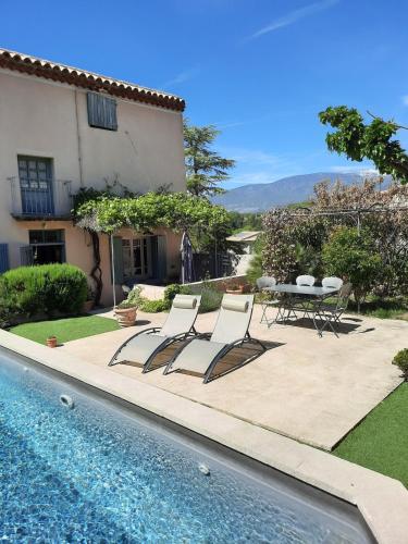 Maison familiale sur la route du Ventoux