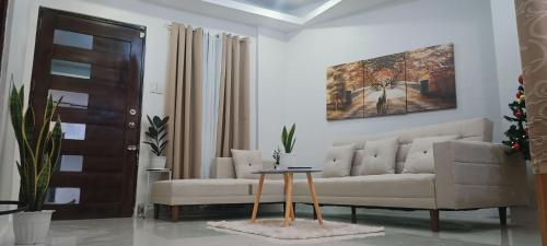 Posezení v ubytování Casa Viana - Modern House with Netflix, FREE Parking