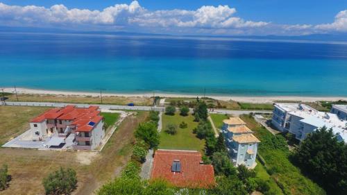 Villa Sonora - Beachfront, Amazing Garden, Panoramic Sea View