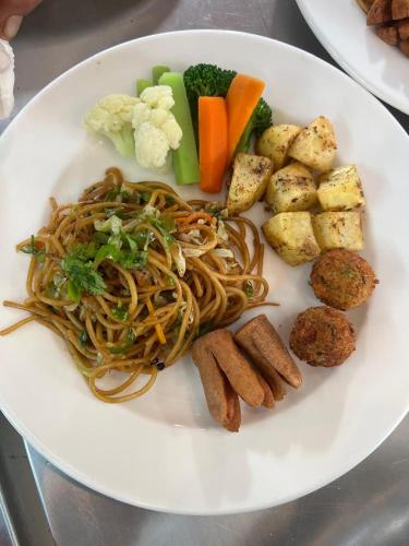 Comida en o cerca de este hotel