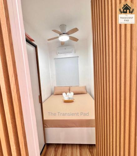 Postel nebo postele na pokoji v ubytování The Transient Pad Premium