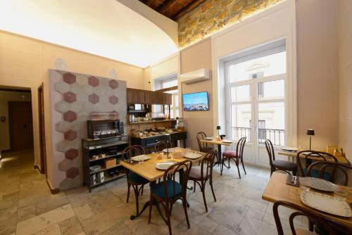 Kuchyň nebo kuchyňský kout v ubytování Heritage Collection Palermo B&B