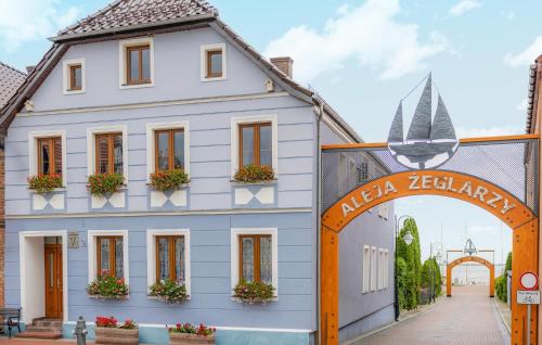 Awesome Apartment In Nowe Warpno