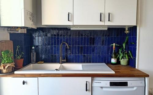 Sunny & stylish 2-bedroom in Viet-Namese district