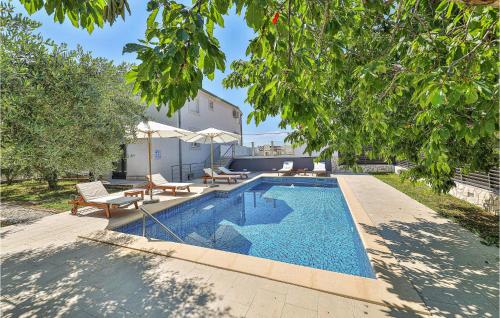 Πισίνα στο ή κοντά στο Nice Home In Kastel Sucurac With Sauna