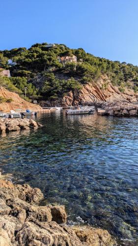 Grande maison vue mer méditerranée en Provence