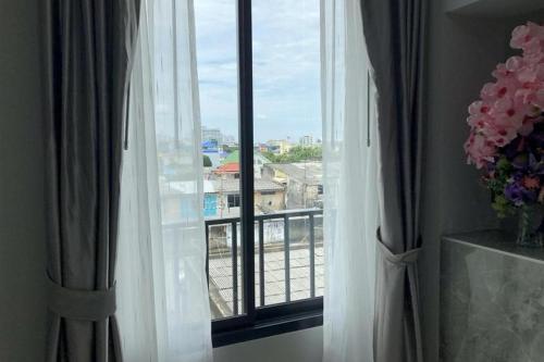 Balkón nebo terasa v ubytování 51 Suanplu Residence