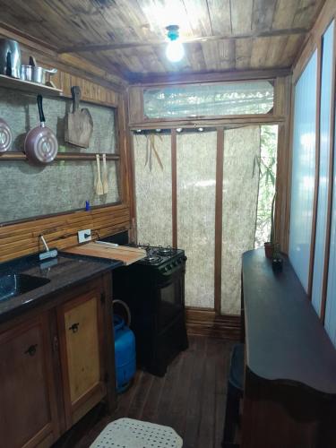 Dapur atau dapur kecil di Chalé Bambu