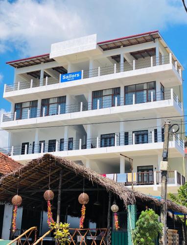 Un balcón o terraza de Sailors Mirissa