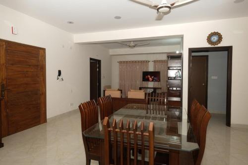 Zona d'estar a Bashundhara Serenity Suites