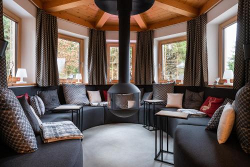 Χώρος καθιστικού στο Designferienhaus Luxus Bergchalet XXL Ski In-Out Snow Space Wagrain Flachau