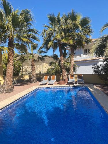 Villa Amarilla 4 Bed 3 Bath private pool