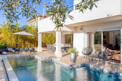 Villa avec piscine - confort et tranquillité