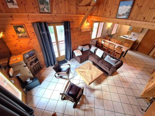 Duplex spacieux 14 pers, WiFi, parking, skis, Valfréjus - FR-1-265-342