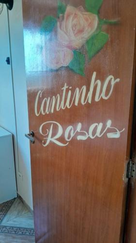 a door with the word campinianoriaoria written on it at Recanto Azedo e Azedinhas Itu Mairinque in Itu