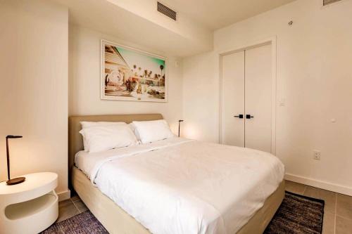 Exclusive Condo w Beautiful City Views and Full Amenities! photo 23
