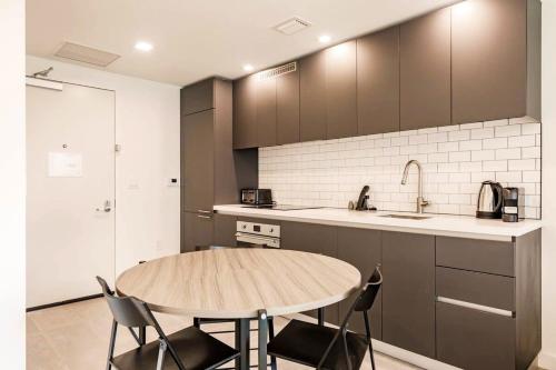 Exclusive Condo w Beautiful City Views and Full Amenities! photo 6