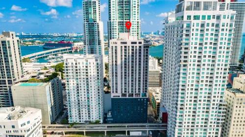 Exclusive Condo w Beautiful City Views and Full Amenities! photo 26