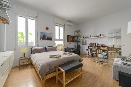 Fotografie z fotogalerie ubytování GRAN VIA-SOL SPACIOUS APARTMENT 3 Bedrooms & 2 WCs v destinaci Madrid