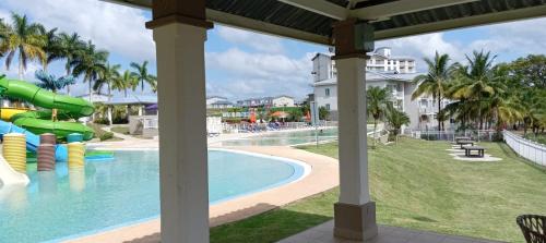 a view of the pool at the resort at casa de playa vacacional goldsky in Vista Alegre