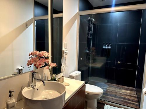 Bilik mandi di Luxurious and exotic apartment in Reforma 222