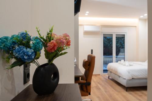 Luxury Suite 100m from Shore and Tram