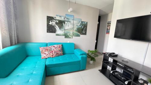 Televisyen dan/atau pusat hiburan di Apt 807 2BR, WiFi, Pool, Gym, Close to universities