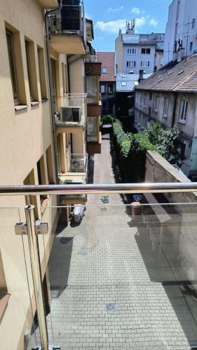 Old Town Center Apartment