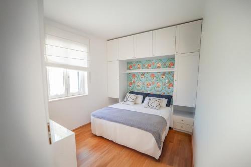 Vekarini Apartment Two-Bedroom with a View