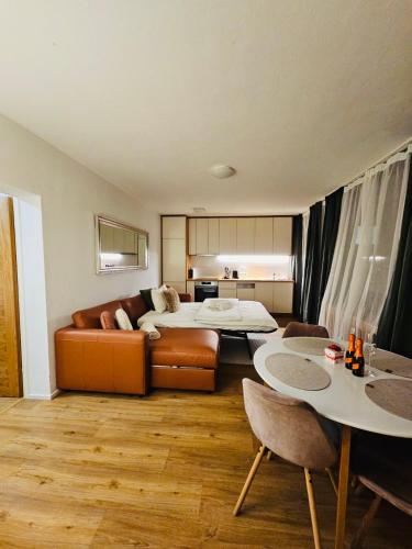 NĀVA PLACE Alpine Apartment in Kaprun - Peaceful Location, Near Glacier & WiFi