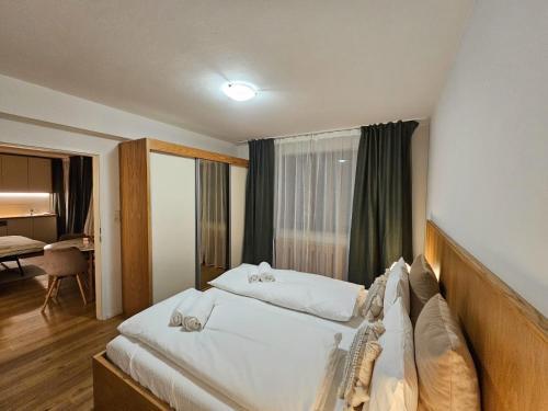 NĀVA PLACE Alpine Apartment in Kaprun - Peaceful Location, Near Glacier & WiFi