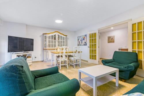 Centrally located temporary, very spacious Pataconabluerentals
