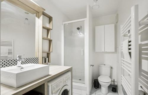 Ένα μπάνιο στο Studio Lumineux et confortable parking