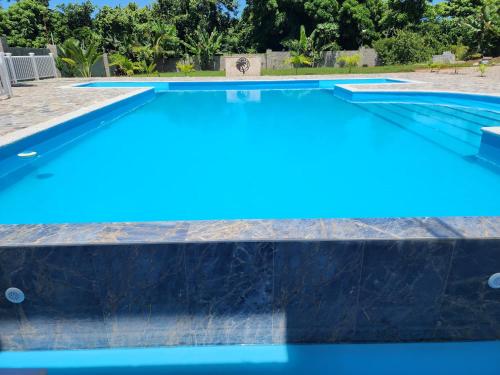 Πισίνα στο ή κοντά στο Luxury room close to the beach