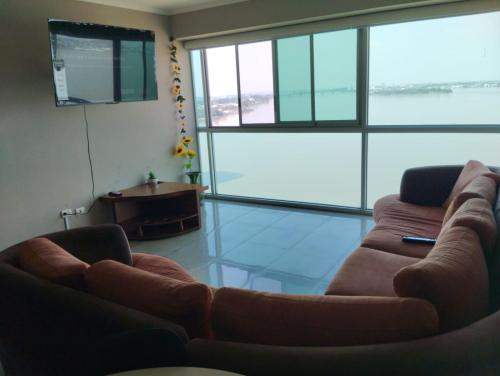Ruang duduk di luxuri suite vista al rio