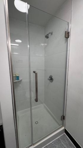 Salle de bains dans l'établissement Cozy & Private Bedroom with Dedicated Bathroom