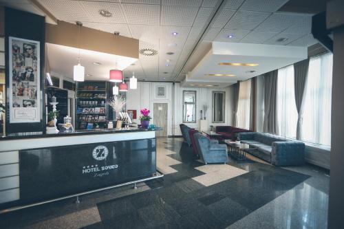 Hotel Zovko Zagrebにあるシーティングエリア