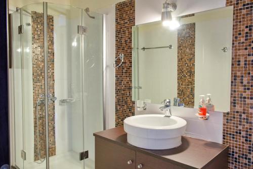 Ένα μπάνιο στο Tajo VIllas