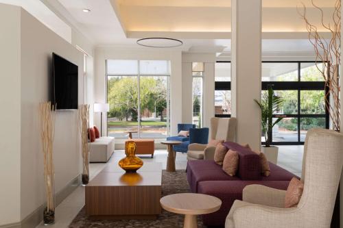 Χώρος καθιστικού στο Hilton Garden Inn Tallahassee