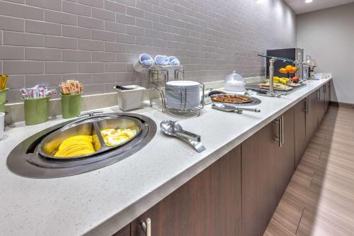 Jídlo v hotelu nebo okolí