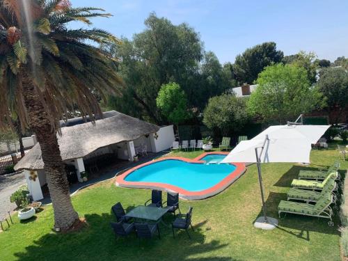 Πισίνα στο ή κοντά στο Victoria Oaks Guesthouse