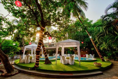 Resort Martins Siesta , A Portuguese Heritage Resort in Calanguteにある庭