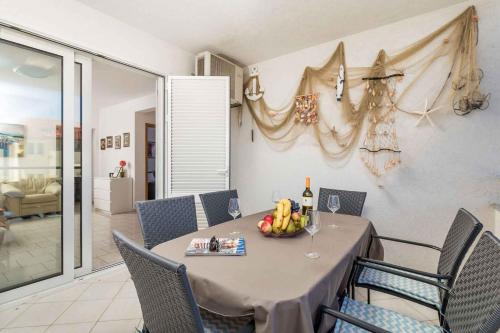 Apartment in Malinska/Insel Krk 35462
