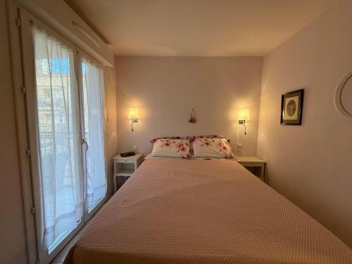 B051-Bel appartement au centre deux chambres et parking securise