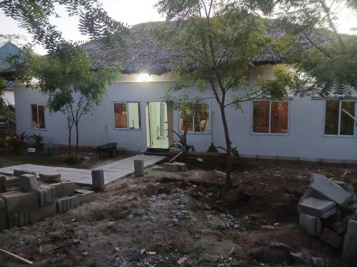 Bushtrekker Home